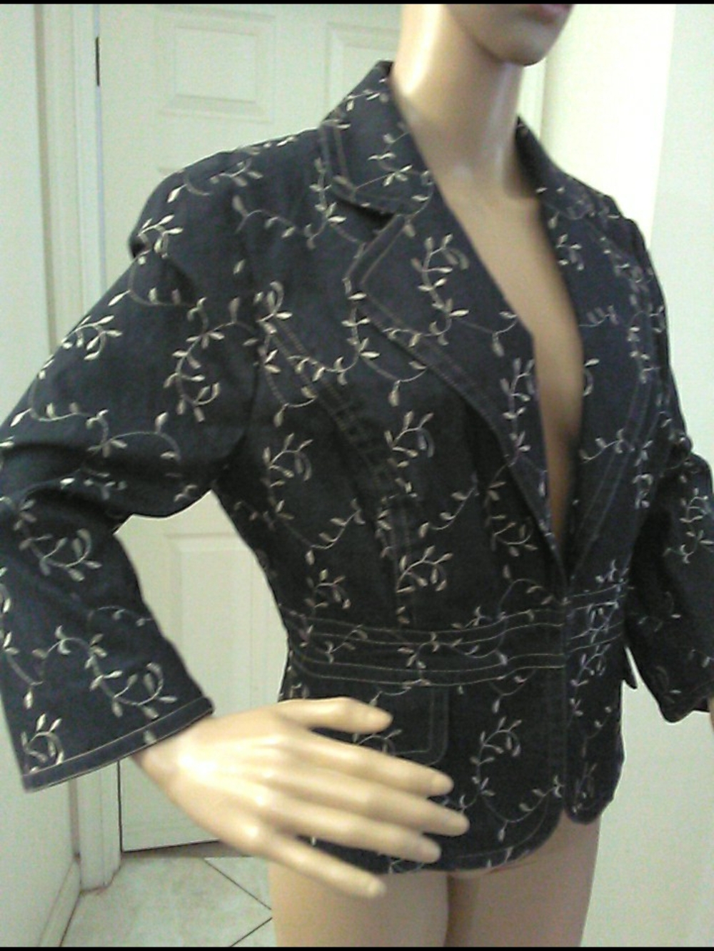 NWOT ADRIANNA PAPELL Embroidered Black Denim Blazer Jacket SZ. 14